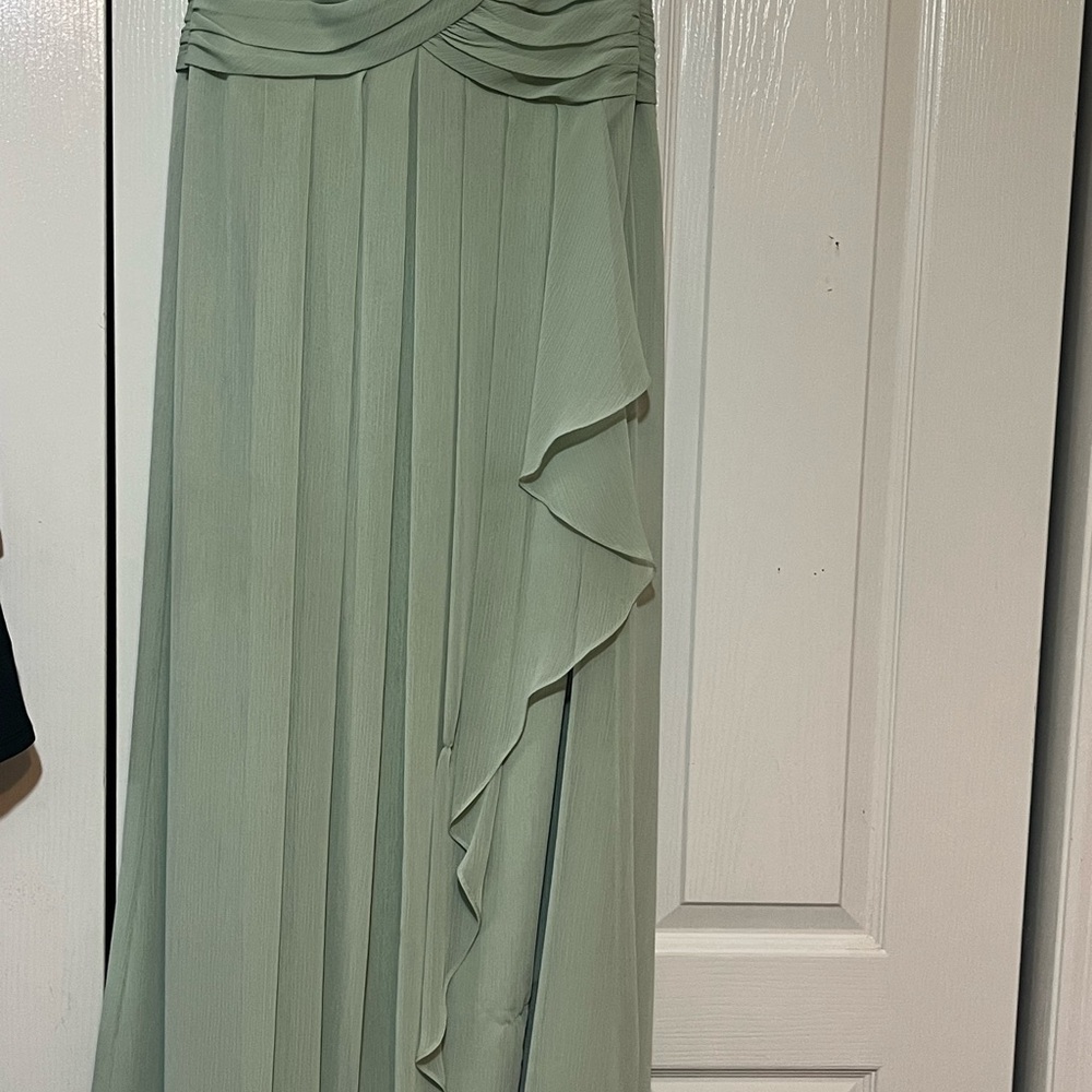 Elegant Green Pleated Dress